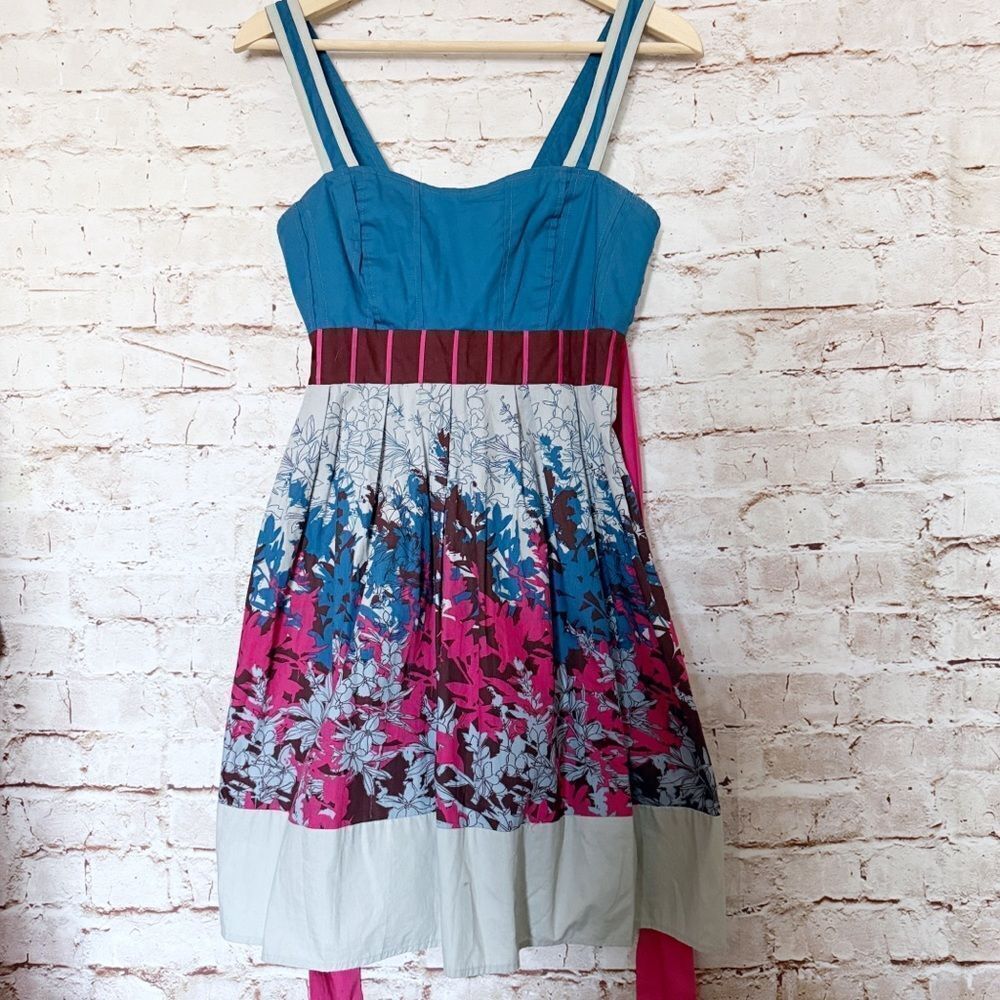 Kimchi Blue Urban Outfitters Sleeveless tie waist retro dress
